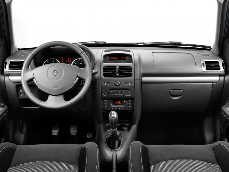  Renault Clio Campus 2009 года  (фото 2 из 31)